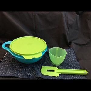 New Tupperware kids baking set